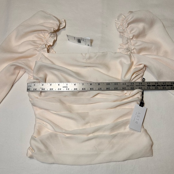 ASTR The Label Rouched Bodice Square Neckline Puff Long Sleeve Top Size M NWT - Picture 4 of 9